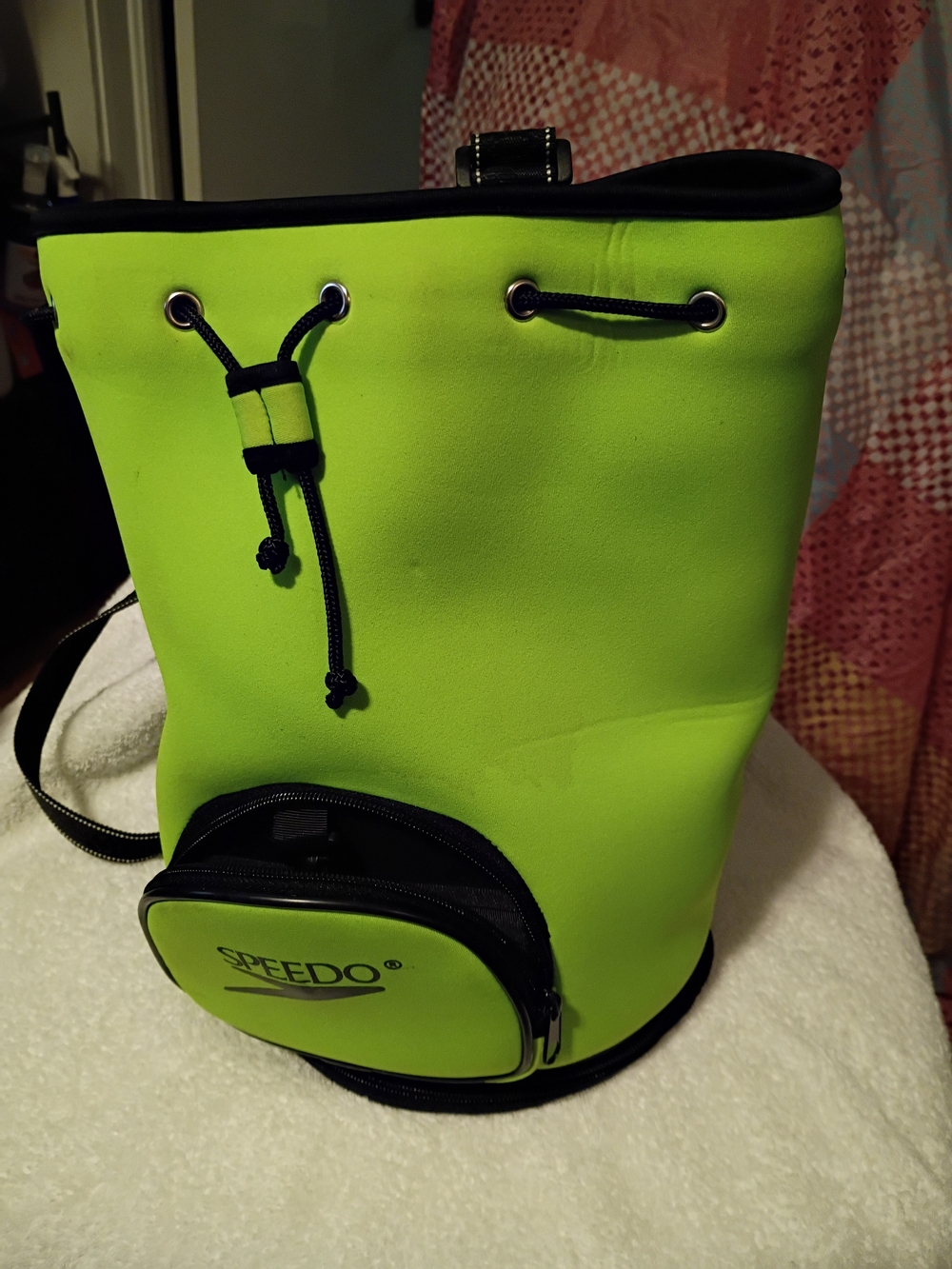 Speedo Neon Green Neoprene Drawstring Tote with Front Pocket